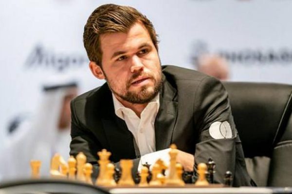 Carlsen conquista novena corona mundial de ajedrez relámpago