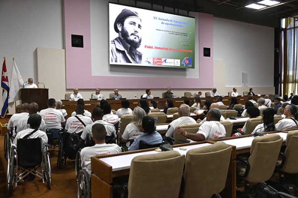 Encabezó Díaz-Canel Primer Encuentro de Organizaciones de Personas con Discapacidad (+ Post)