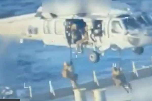 Corsarios en busca de supertanqueros