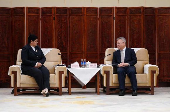 Intercambios políticos y vínculos locales: Acciones que refuerzan las relaciones entre Cuba y China