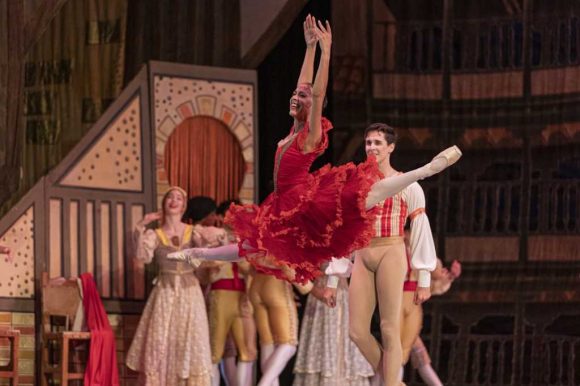 Dos primeros bailarines cubanos actuarán como invitados de Acosta Danza en Reino Unido