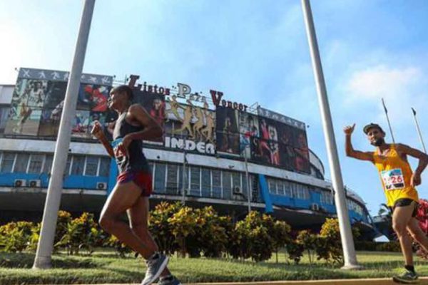 La Habana despide el año a zancadas con la San Silvestre
