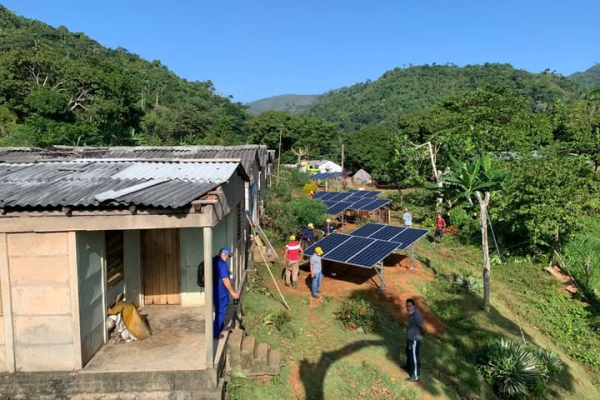 Implementan programa de electrificación con sistemas fotovoltaicos para viviendas aisladas