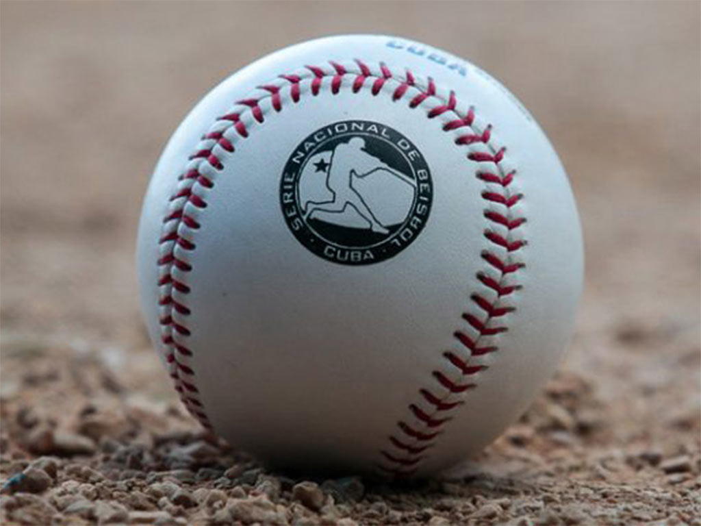 Ajustan reglamento en la serie beisbolera cubana