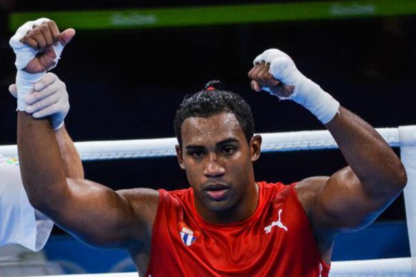 Cubano Arlen López destaca por Latinoamérica en mundial de boxeo