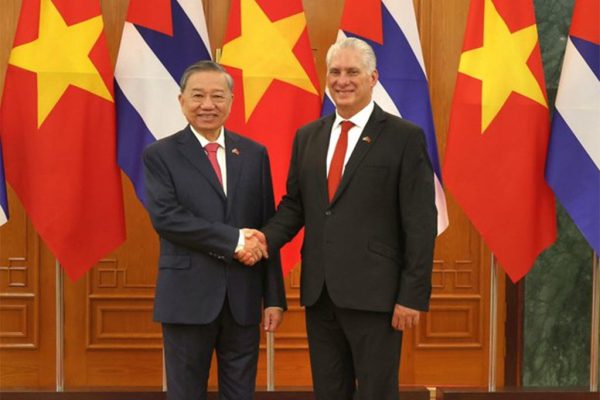 Díaz-Canel saluda a Partido Comunista de Vietnam