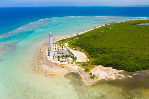 Faro Colón, patrimonio que ilumina la historia de Nuevitas