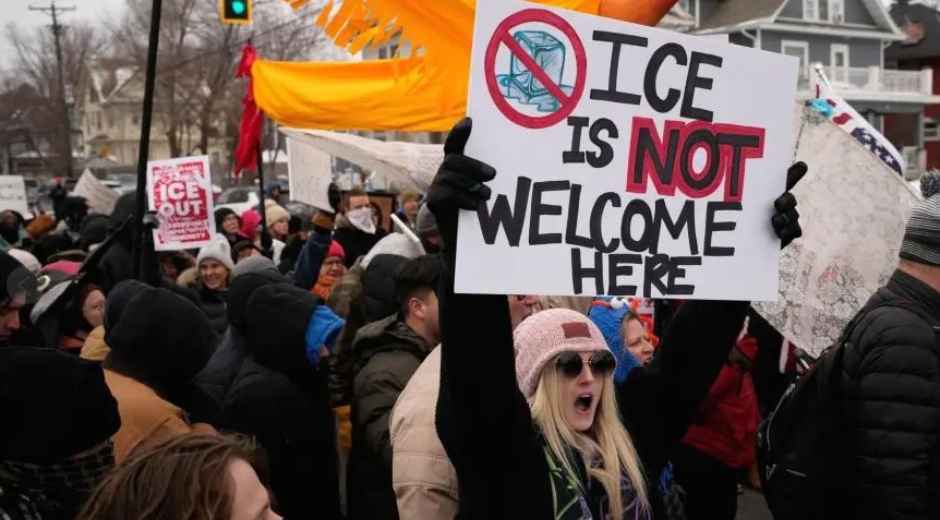 Masivas marchas en ciudades de Estados Unidos rechazan política de Trump y violencia del ICE