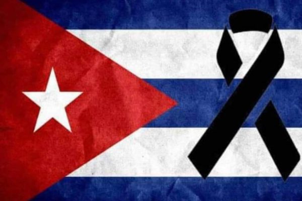 A los combatientes caídos: ¡Honor y gloria!