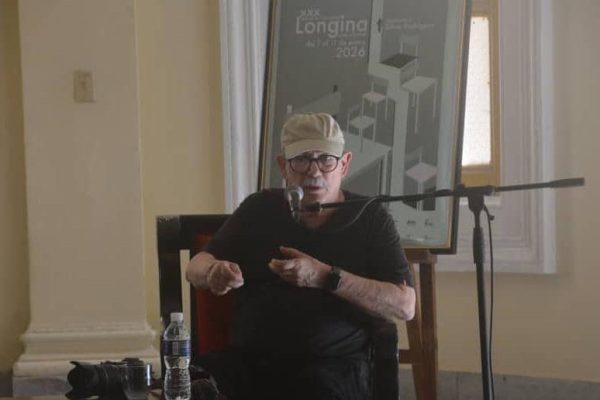 Silvio comparte vivencias de música y fotografía en el festival Longina