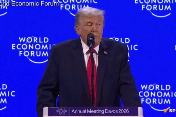 Trump intenta mostrar en Davos el