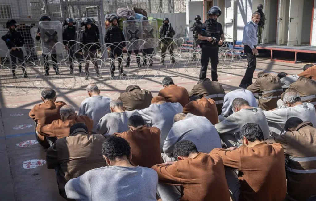 Israel admite torturas a prisioneros palestinos