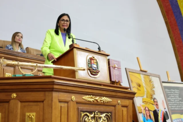 Delcy Rodríguez: Venezuela tiene derecho a relaciones con China, Rusia, Cuba, Irán y EE.UU.