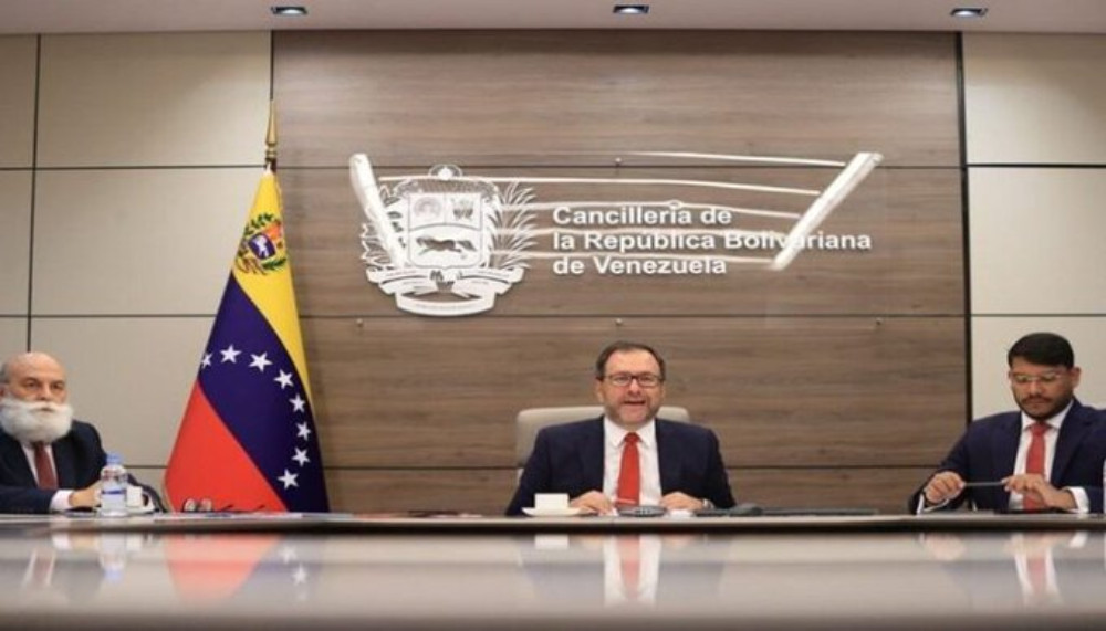 Canciller venezolano califica de cobarde y criminal agresión de EE.UU.