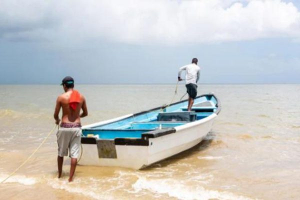 Familiares de lancheros asesinados en el Caribe demandan a la Administración Trump