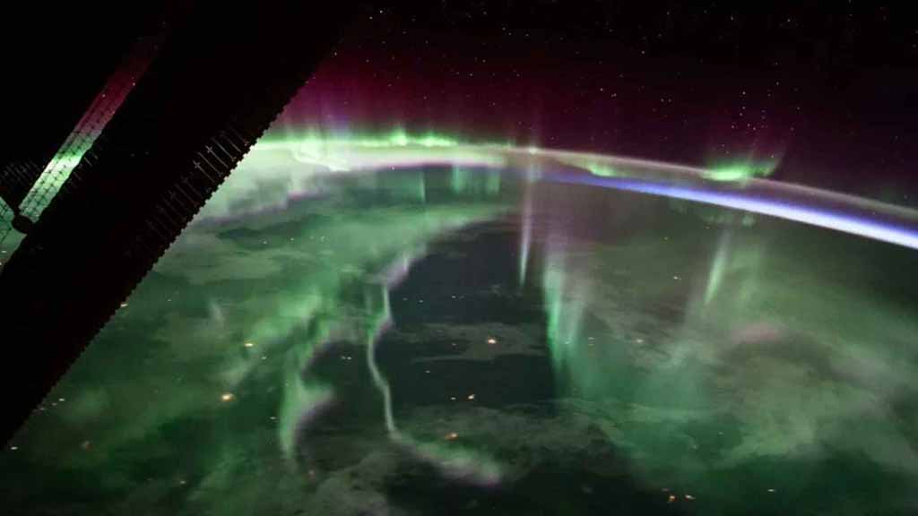 Advierten desplazamiento de polo norte magnético de la Tierra