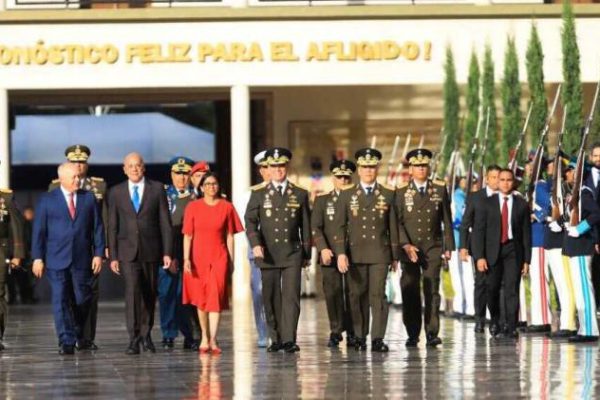 Investida como comandante de FANB Presidenta encargada de Venezuela