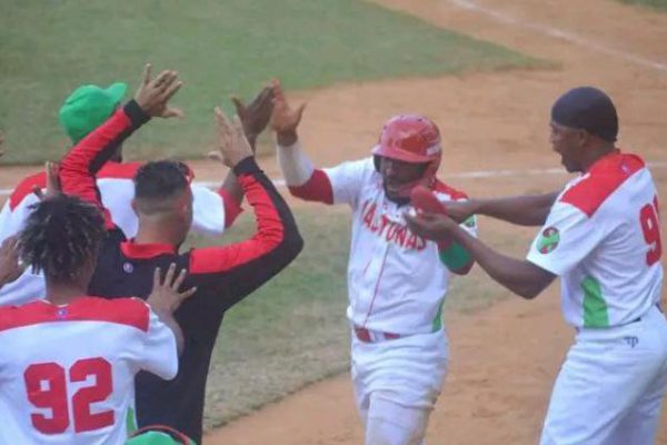 Las Tunas saca su estirpe y accede a la semifinal del campeonato de béisbol