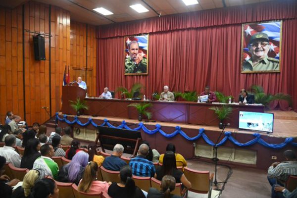 Continúan por Guantánamo Plenos Extraordinarios del Partido