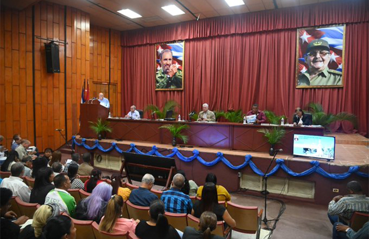 Continúan por Guantánamo Plenos Extraordinarios del Partido