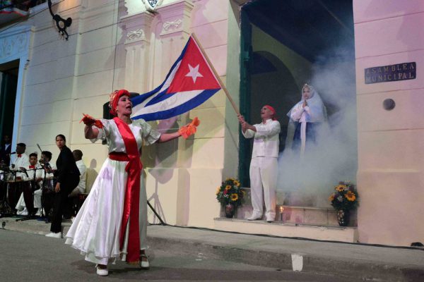 Distinguen en Camagüey a destacados en apoyo a la programación cultural