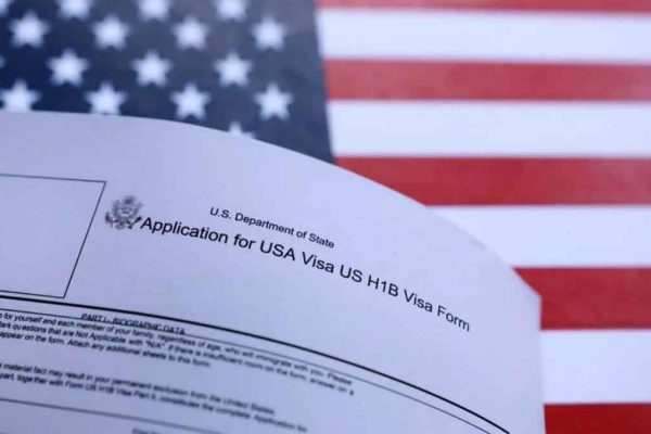 EE.UU. suspende procesamiento de visas de inmigrantes para 75 países