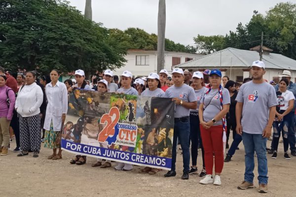 Reconocen a trabajadores y líderes sindicales de avanzada (+ Fotos)