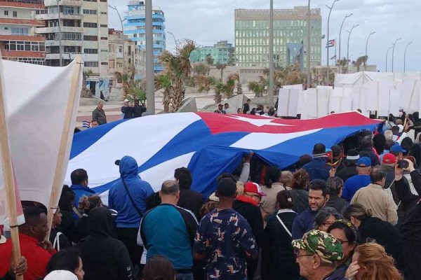 Multitudinaria despedida en Cuba a combatientes caídos en Venezuela (+ Fotos)