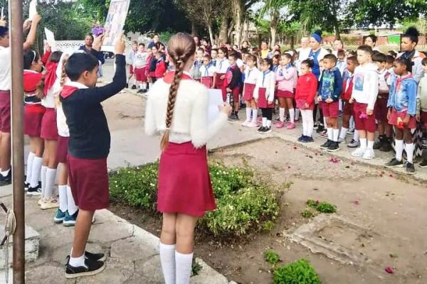 Centros educativos camagüeyanos capacitan contra las drogas (+ Fotos)