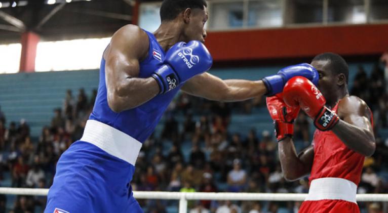 Cuba impone clase en tope boxístico contra Jordania