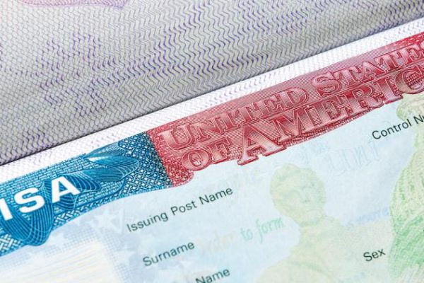 La cifra récord de visas suspendidas por Trump antes de cumplir un año de Gobierno