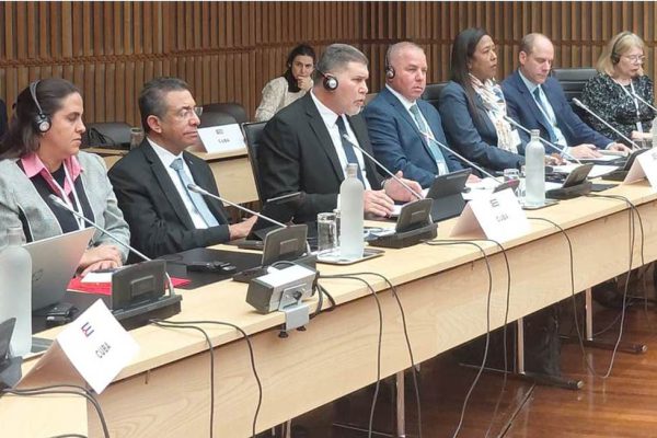 Cuba expone a acreedores su situación, deteriorada por el bloqueo