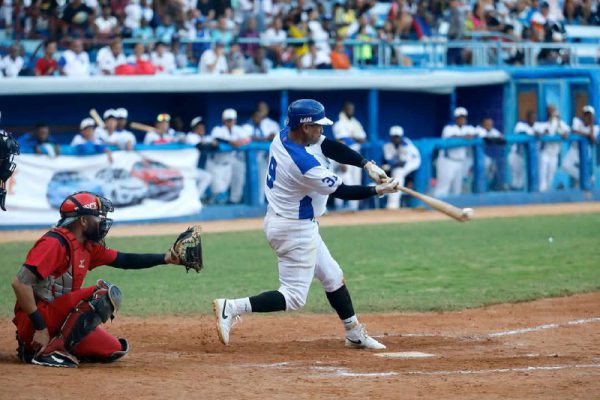 Playoffs en ebullición: cuatro duelos marcan el pulso del día