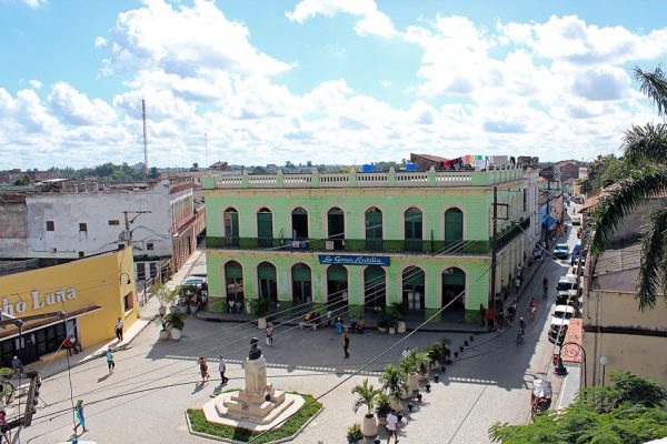Analizan temas de interés económico y social en Camagüey