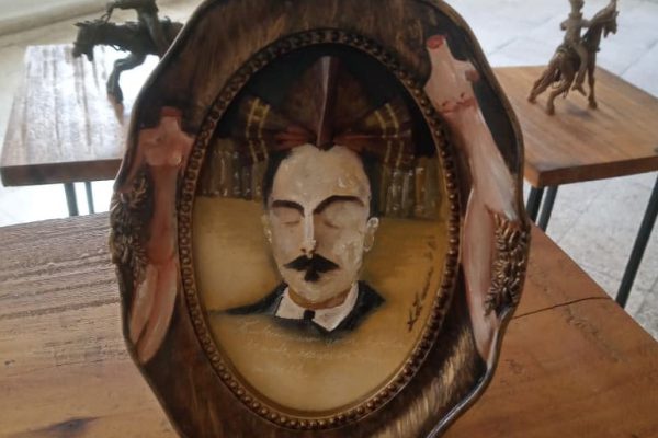 Inauguran en Camagüey muestra colectiva Honrando al Héroe (+ Fotos)