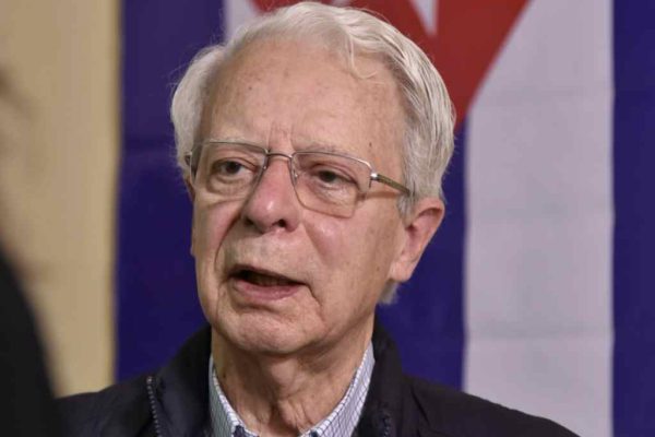 Frei Betto: Estados Unidos jamás logrará apagar la Revolución cubana