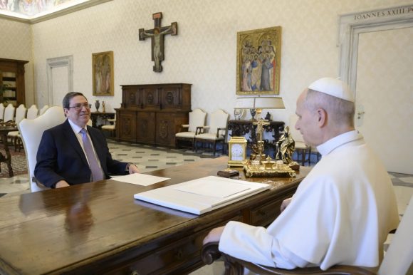 Recibe el papa al ministro de Relaciones Exteriores cubano