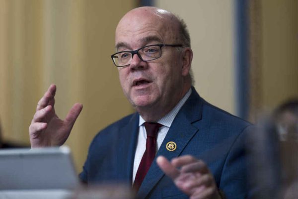 Jim McGovern, nueva legislación para levantar bloqueo de EE.UU. a Cuba