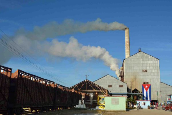 Bloqueo petrolero de Estados Unidos afecta desarrollo de la zafra en Camagüey