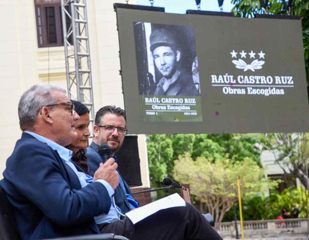 Jóvenes cubanos estudian pensamiento de líder de la Revolución