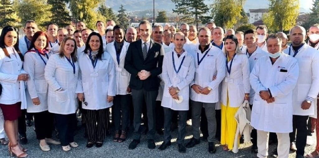 Condenan en Italia presión de Estados Unidos contra médicos cubanos en Calabria