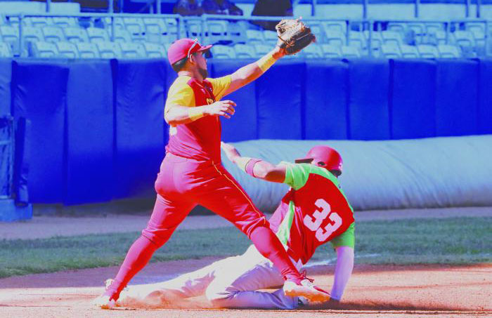 Béisbol nacional: ¿temporada de cocodrilos?