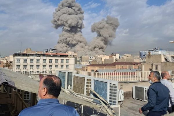 Irán lanza misiles balísticos y drones hacia Israel tras agresión