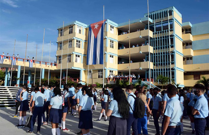 Reajustes aseguran docencia en 10 centros preuniversitarios de Camagüey
