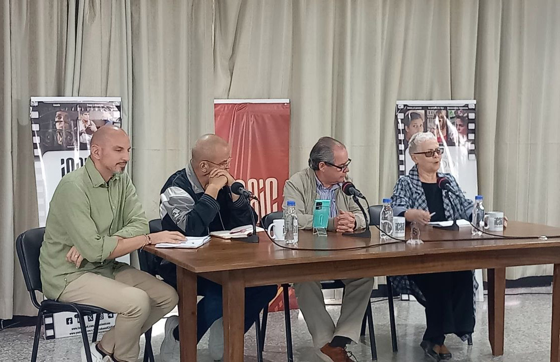 Diálogo sobre economía y feminismo a través de un audiovisual