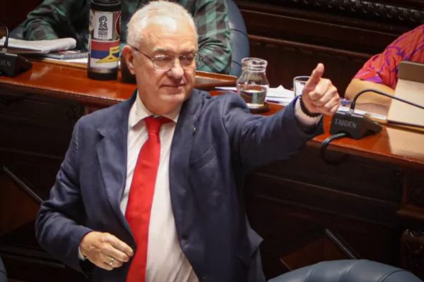 Evalúan en Uruguay opciones para envío de ayuda a Cuba