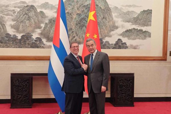 China respalda a Cuba en la defensa de su soberanía