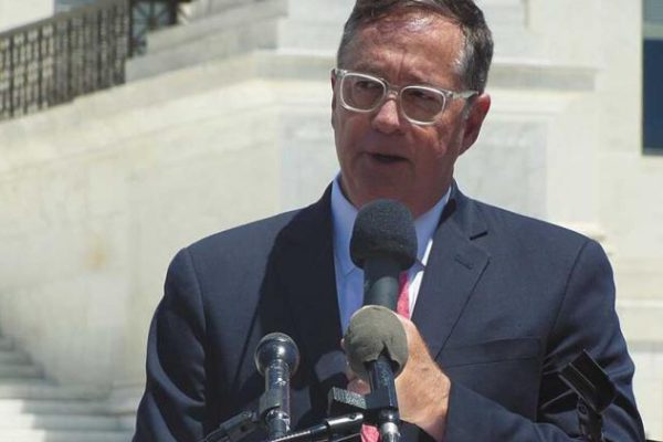 Más voces en EEUU condenan medida de asfixia de Trump contra Cuba