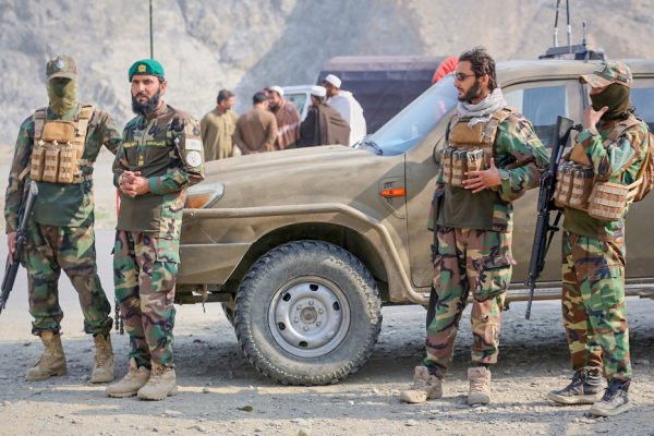 Afganistán asegura haber alcanzado sus objetivos en plena escalada con Pakistán