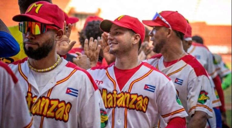 Béisbol cubano: Matanzas golpea primero en semifinales